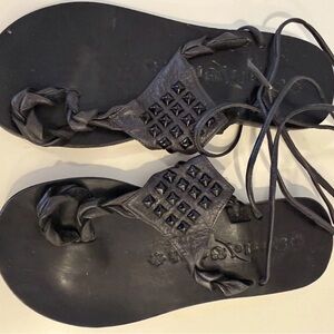 Kettle Black Black Leather Lace-Up Women's Studded Thong
Sandals Size 6